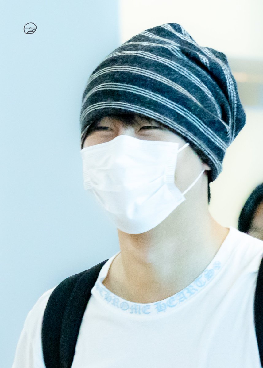 hayanghamong's tweet photo. 261002 ICN 출국 
오늘 공항에 주헌이 안오고 만랭이 왔어
너무 ㄱㅇㅇ🫠
#몬스타엑스 #주헌 https://t.co/vPWw9YNKni