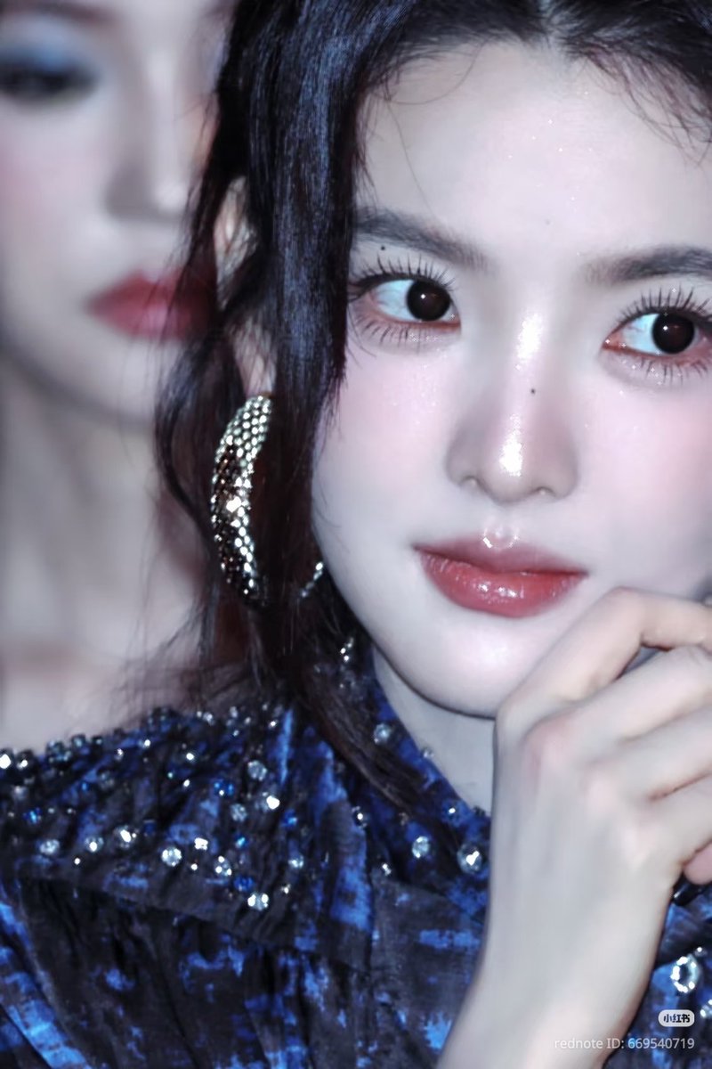 skyblueseau's tweet photo. Gorgeous....😍

#ZhangRuonan
#ZhangRuonanxIsabelMarant
#IsabelMarantSS2 https://t.co/Q3ev0GpIeQ