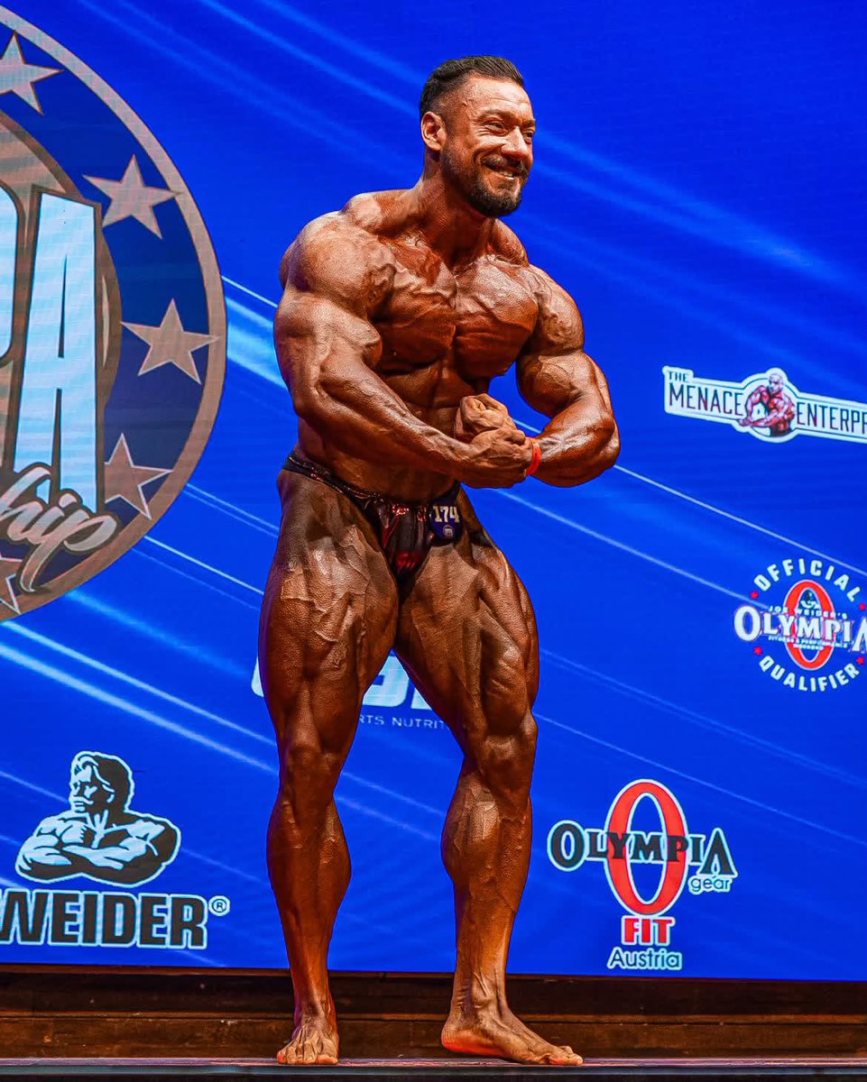 PhilBricksifbb's tweet photo. Still working on my masterpiece.

#ifbbpro #openbodybuilding #roadtoolympia

https://t.co/c2Uuj2Q9oP https://t.co/Vrt5oNTek2