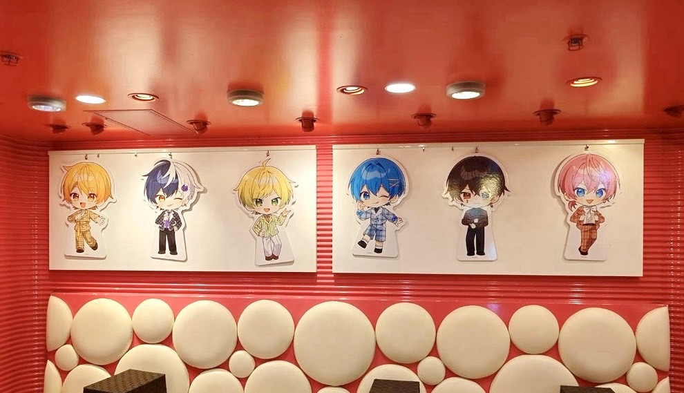 stpr_paradise's tweet photo. AMPTAKxCOLORS 4th Anniversary Cafe in Sweets Paradise📣

本日より4周年を記念したコラボカフェが全国スイパラ9店舗でスタート！！
店内パネルとともにメニューとグッズをお楽しみください✨

皆さまのご来店をお待ちしております！

詳細は下記からチェック↓
https://t.co/if1eywCkGu

#STPRPARADISE #すとぱら #AMPTAK