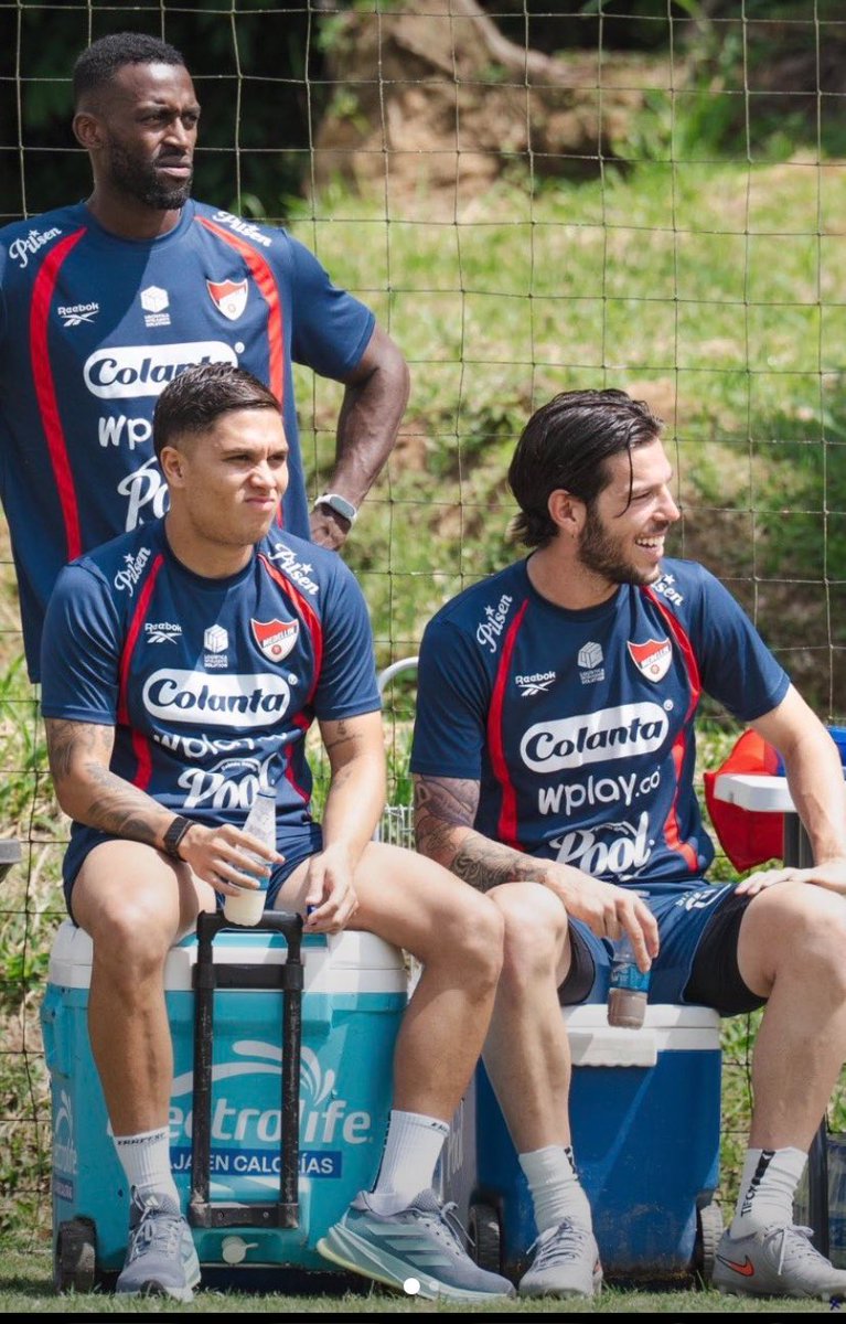 cesarcorrea7's tweet photo. Menchor, Gaspar y Baltazar. 
3 magos ! https://t.co/vZ7yjujfxE