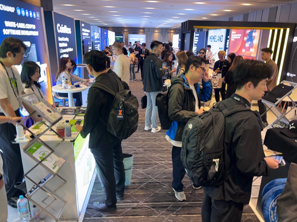 Quark_Chain's tweet photo. At the heart of #KBW2026 🇰🇷
The main conference brought together builders, founders, and industry leaders from across the world, creating a great space to reconnect, exchange perspectives, and see what’s shaping the next phase of Web3. https://t.co/Wn2FymeQDM