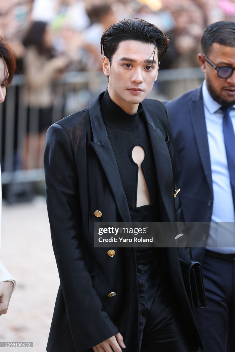 daisylyys's tweet photo. สุดยอด อเมซิ่ง บียอน ตื่นเช้ามาก้ฟินอีกแล้ว บียอน ๆๆๆ

KENG NAMPING IN PARIS FW27
#SchiaparellixKENGNAMPING https://t.co/xPBB3dsPqD