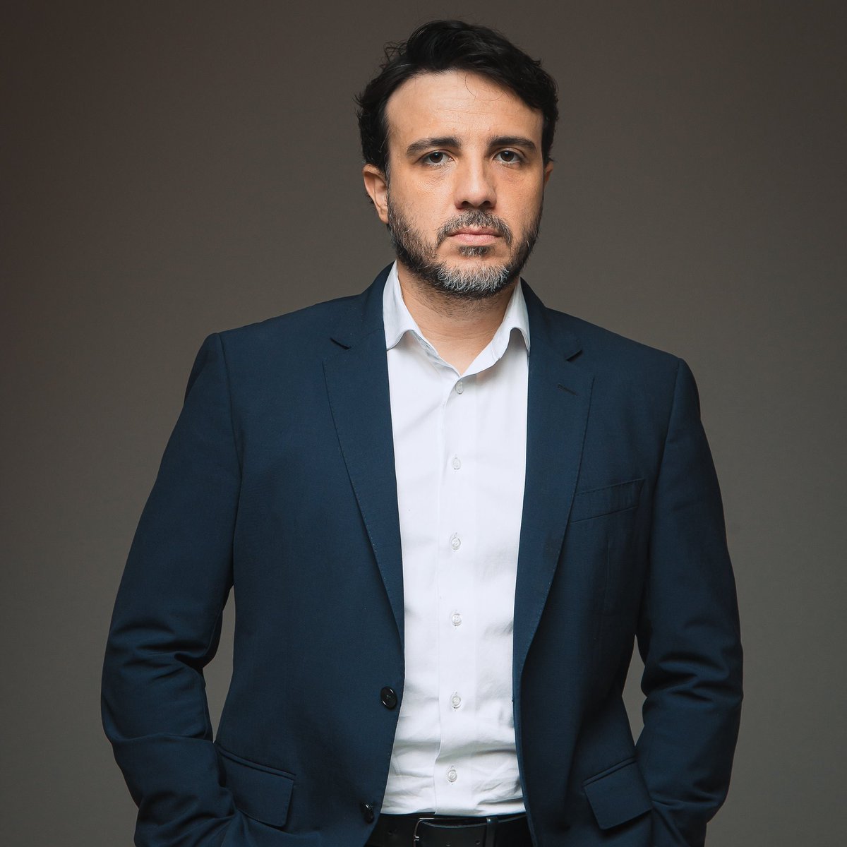 republiqueBRA's tweet photo. 🚨 ❌ EITA! Malu Gaspar CONFIRMA a informação de que Flávio Bolsonaro EXIGIU a exclusão de Renan Santos do debate da Globo como condição para participar. https://t.co/jR8S4OrtKy