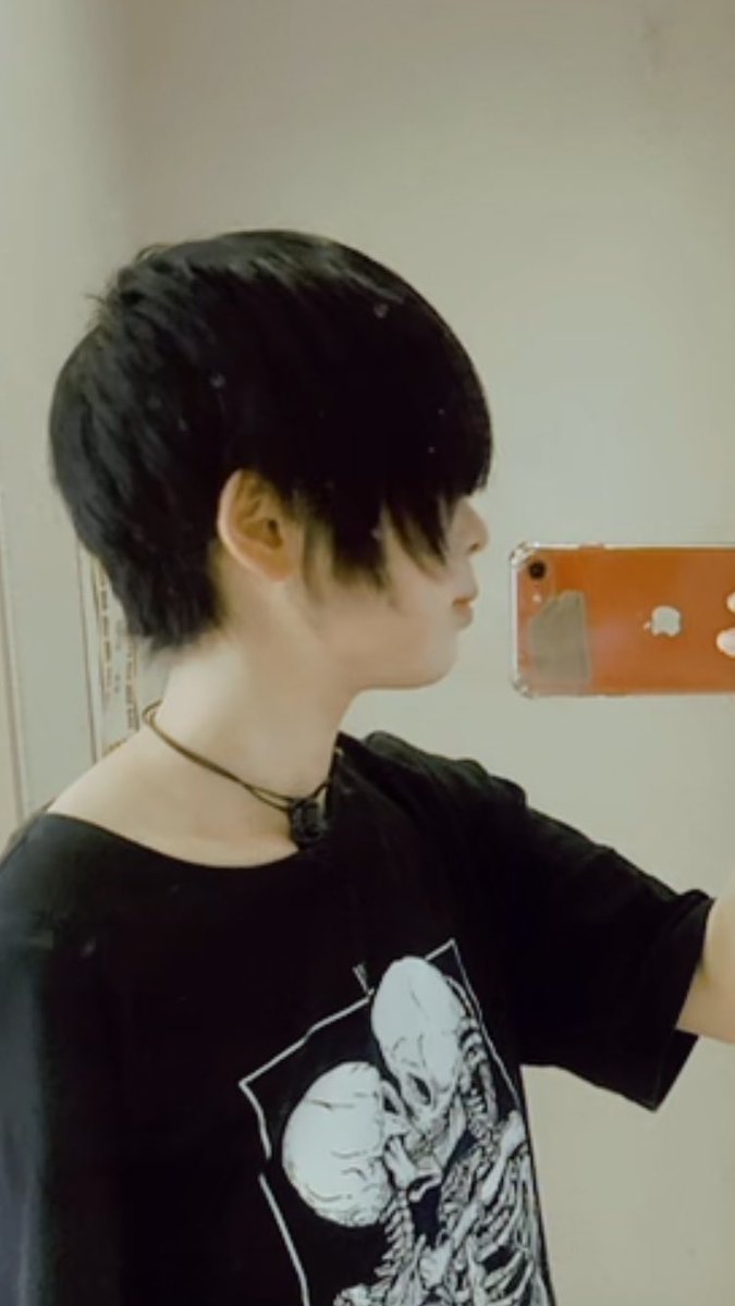 7uvueg's tweet photo. Guess my age.
#emo https://t.co/hexWjLrkvH
