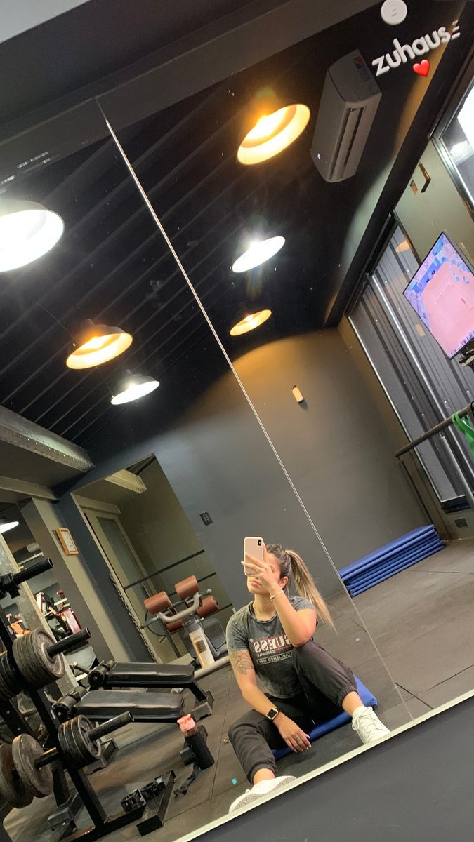 skyeangelbb's tweet photo. wanna be my gym buddy? https://t.co/EzvnVdxeVI