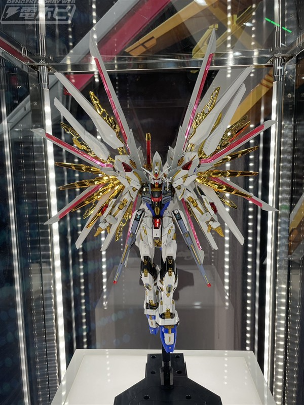 hobby_magazine's tweet photo. MGEX マイティーストライクフリーダムガンダム

https://t.co/nicZw9My5U

#全日本模型ホビーショー #ガンプラ https://t.co/8Cij8GwJUs