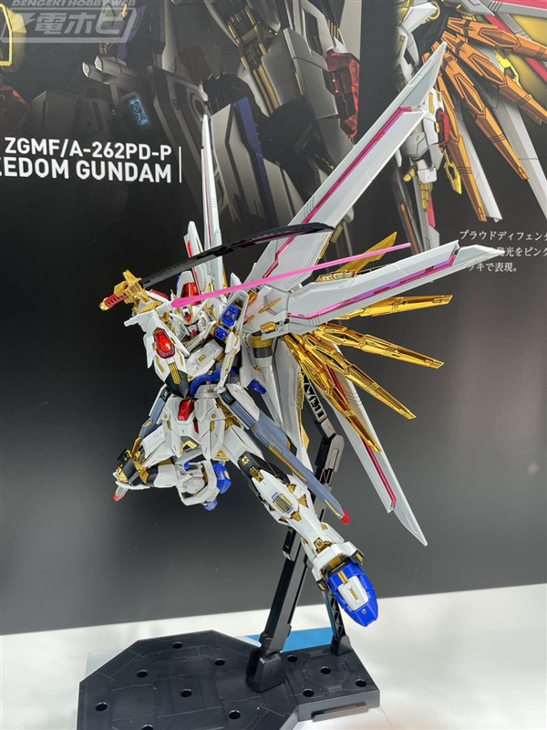 hobby_magazine's tweet photo. MGEX マイティーストライクフリーダムガンダム

https://t.co/nicZw9My5U

#全日本模型ホビーショー #ガンプラ https://t.co/8Cij8GwJUs