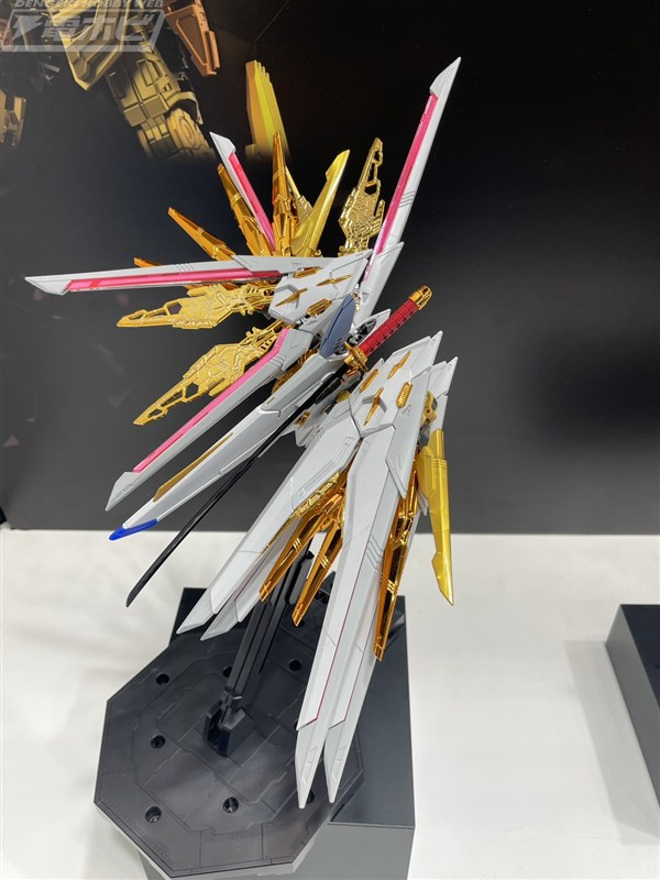 hobby_magazine's tweet photo. MGEX マイティーストライクフリーダムガンダム

https://t.co/nicZw9My5U

#全日本模型ホビーショー #ガンプラ https://t.co/8Cij8GwJUs