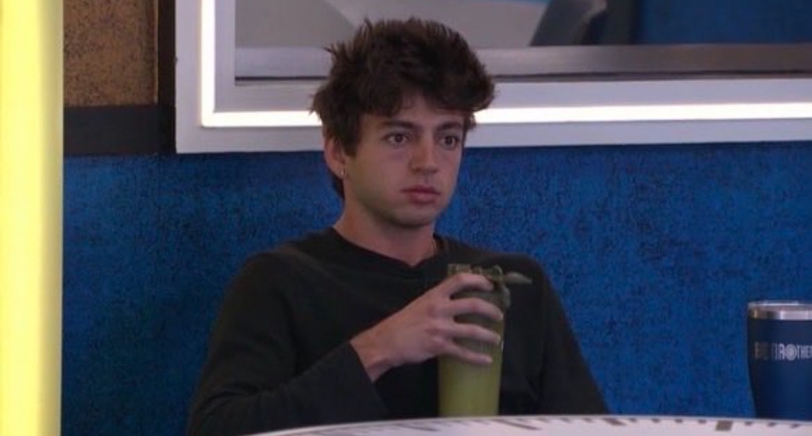 sunsetsaltair's tweet photo. me on my couch after watching the #bb28 finale. https://t.co/ixsDaorH3F