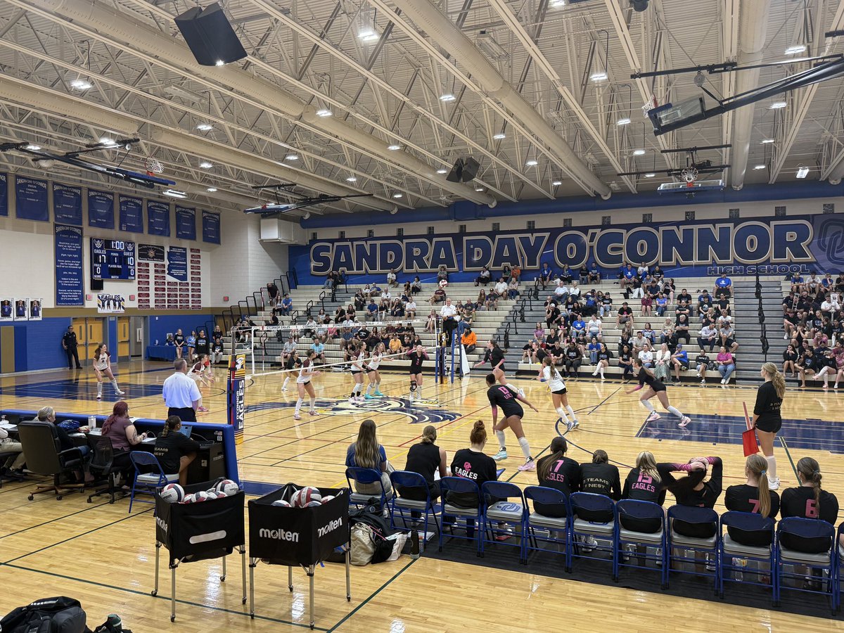 AdminLeadServe's tweet photo. O’Connor and Ridge are in a #familyfeud match today at The Nest! @DVUSD @DvusdA @mrhs_athletics @SDOathletics https://t.co/X65QMHRt0z