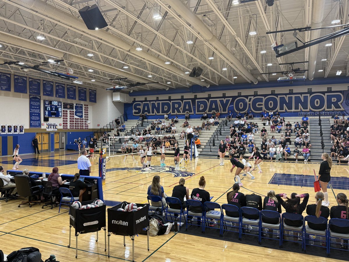 AdminLeadServe's tweet photo. O’Connor and Ridge are in a #familyfeud match today at The Nest! @DVUSD @DvusdA @mrhs_athletics @SDOathletics https://t.co/X65QMHRt0z
