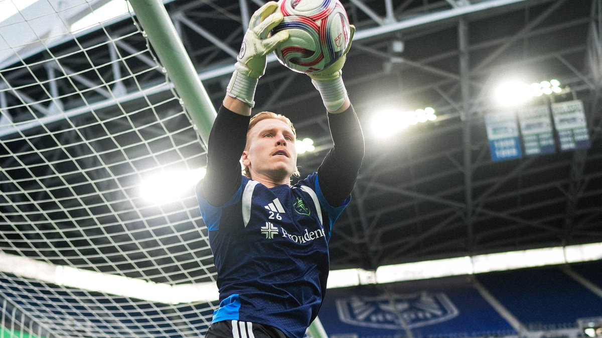 Game on! ⚽️

Watch @​SoundersFC vs. @​SportingKC, kicking off now on Apple TV: <https://t.co/JsC7h37LZi> 
 [📷](https://pbs.twimg.com/media/HTltdn0bQAAfAG8.jpg)