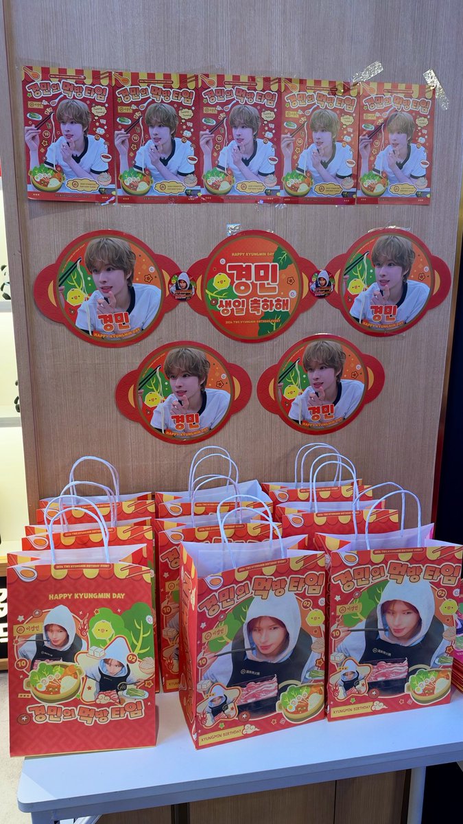 mtwsei's tweet photo. ホンデのハイディラオずっと行きたくてやっと行けた❤️‍🔥
ハンジンソス店員さんが手際よく作ってくれた👩‍🍳🫶 https://t.co/XC8G84o53Y
