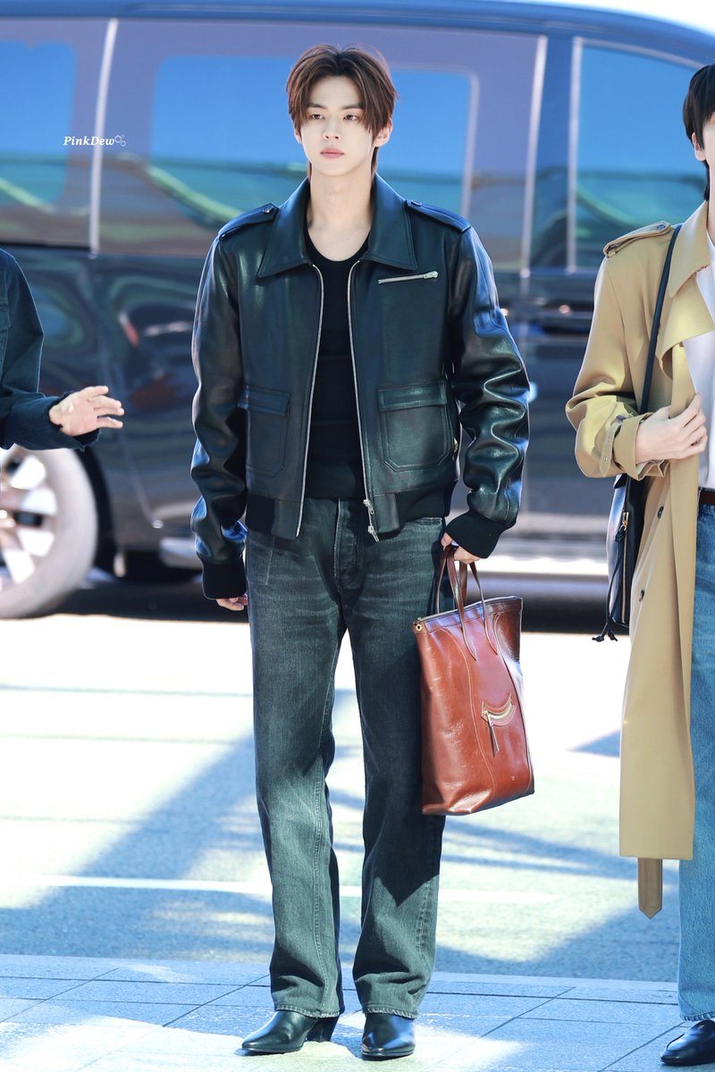 dew_inmy_i's tweet photo. 261002 ICN

#Celine
#CelineEte2027
#MichaelRider
#TWS #투어스 #도훈 #DOHOON https://t.co/I57gGLb4zu