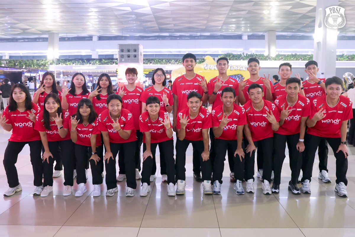 INABadminton's tweet photo. Dini hari tadi, Jumat (02/10) tim garuda muda bergerak ke Kairo, Mesir untuk mengikuti BWF World Junior Championships 2026.

Selamat berjuang 🇮🇩

#BadmintonIndonesia
#BWFWorldJuniorChampionships2026
#WJC2026 https://t.co/awitA5EGtZ