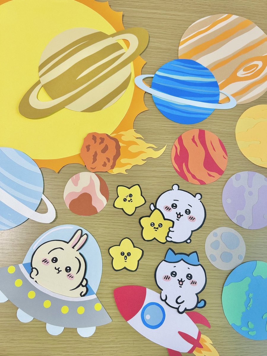 nira0w0's tweet photo. なかなか可愛いのでは！？⋆ ࣪ ⊹ 🪐  . ݁  ࣪
ちいかわ達の輪郭とかお目目作るの大変だったけどうまく出来た気がする！誰か褒めて！！！（つかれた）

#ちいかわファンアート
#惑星大好き息子生誕祭準備 https://t.co/sthzjnCE8N