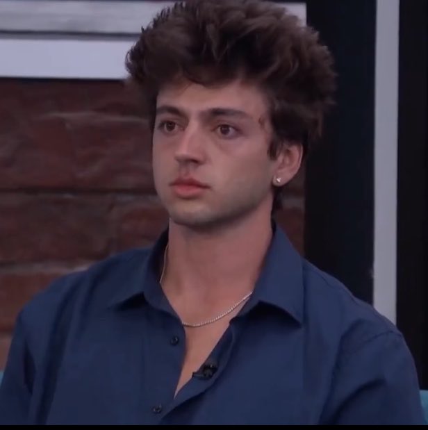 TheBigBroTea's tweet photo. This is kind of the worst night of Drew’s life #bb28 https://t.co/rWojF2Vg4b