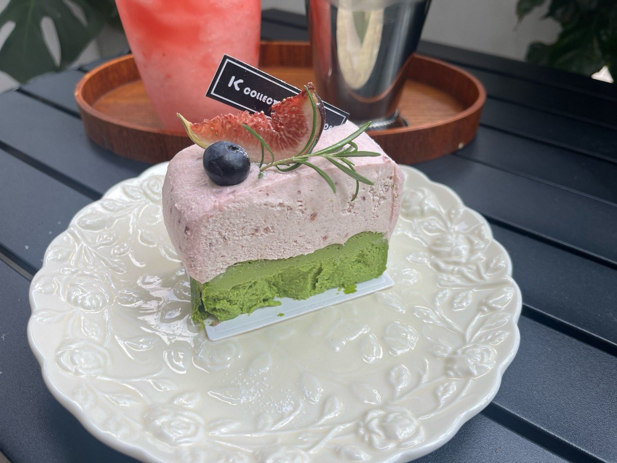 DorineGass8rb's tweet photo. Just had the fluffiest blueberry muffin from the corner café—warm, bursting with berries, and perfectly paired with iced oat latte. Life’s small treats hit different! https://t.co/DXjTbc0QXh