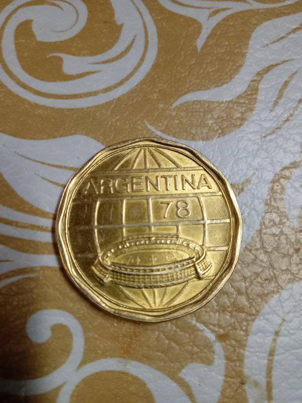 sheims_x's tweet photo. moneda argentina, mundial 78 😮 https://t.co/QvOlWK8IEO