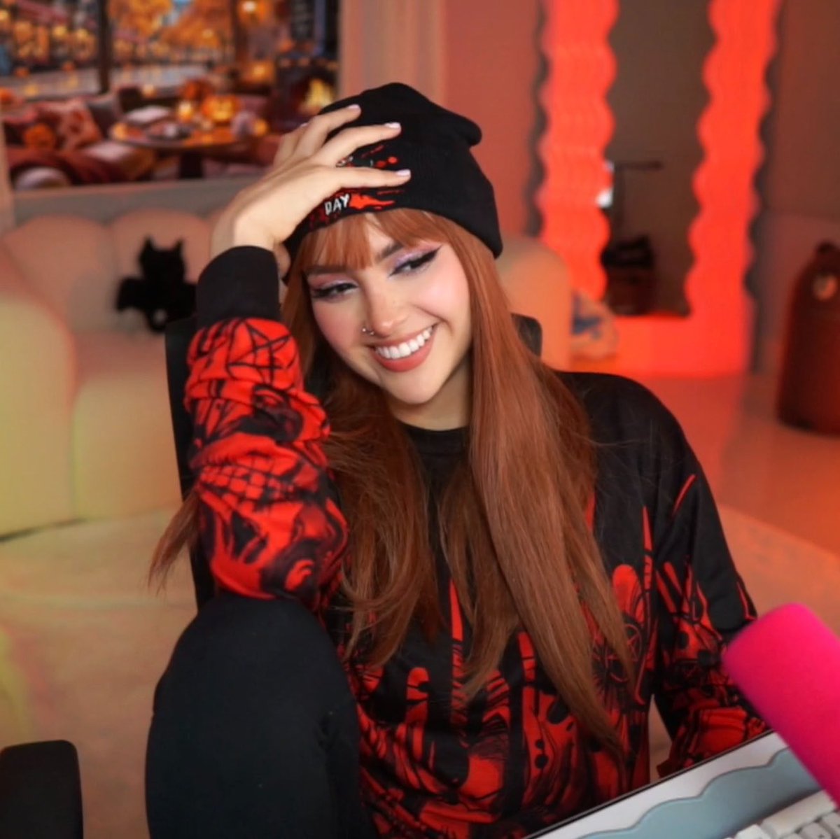 luesteingg's tweet photo. el dolor profundo de no tener un zing con este outfit https://t.co/QG5ARQg7t6