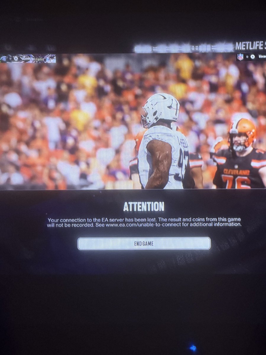 MetzgerRyker's tweet photo. @MaddenNFLDirect Please help me fix this I have a lab cable and I get into a squad game and I make it through half and get kicked out and the loss counts https://t.co/UrpIHfRG1W