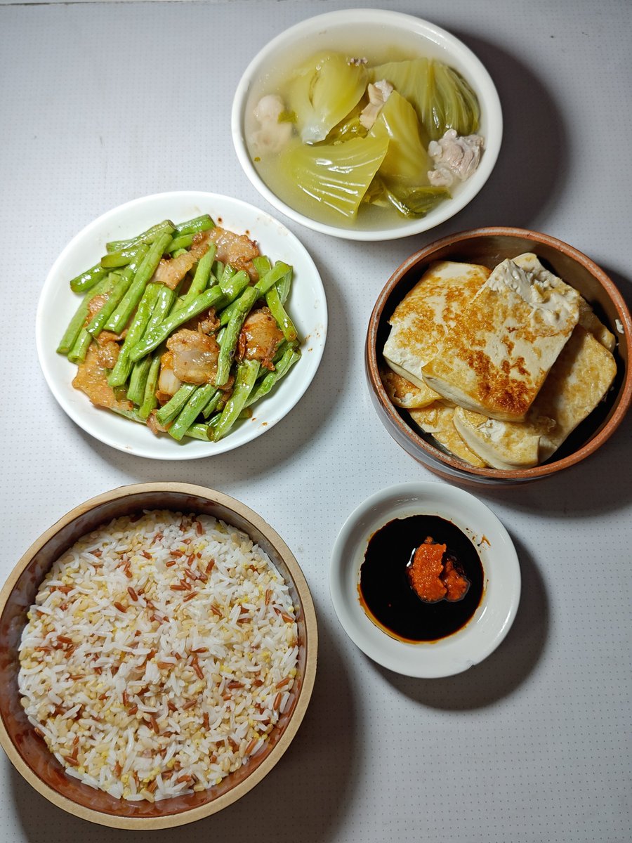 d_ensent_957's tweet photo. [Cooking up a cozy vibe with 济乩膳—flavors that feel like a warm home!]， https://t.co/B1UQriVgYl