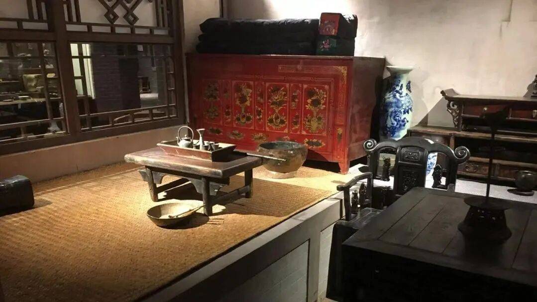 willi_ecard_80's tweet photo. [I scrambled on the heated kang, searching for my forgotten hundred-yuan note!]， https://t.co/MUyANpUPrl