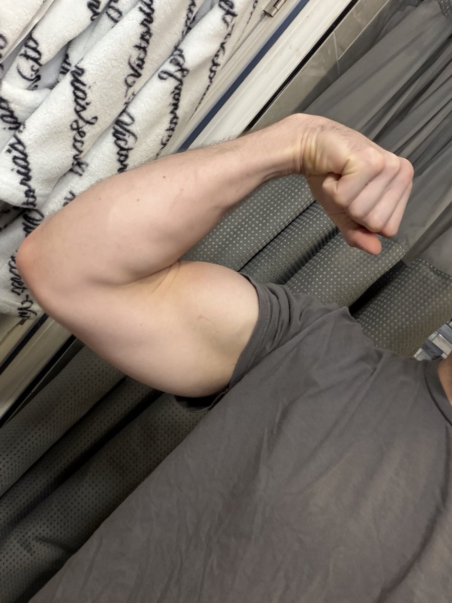 Knifprtyx3's tweet photo. Bicep pics cause you deserve a treat https://t.co/7M0AZCMXex