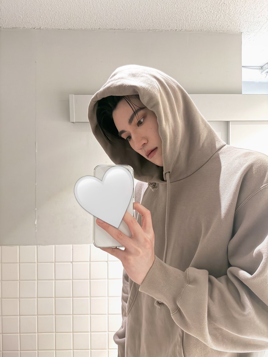 immxooiill's tweet photo. จากโมโหอยู่หันไปเห็นหน้าก็คือหายจริงอะ แบบเออ ยอมหมดละ https://t.co/Nfss7h8nrf