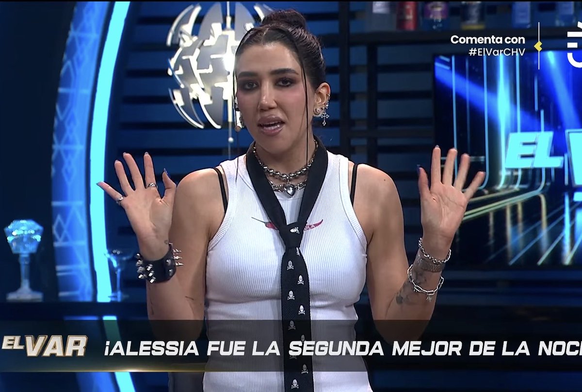 bitchrantvale's tweet photo. Podemos hablar de que Chilevisión tiene contratada a una psycho en el var? La mina fue demandada por hostigamiento digital hacia una persona que trabajó con ella hace varios años, se creó una cuenta falsa en ig para hostigarla 24/7

No todos pero siempre un creador de contenido https://t.co/GQUY3TTaqD