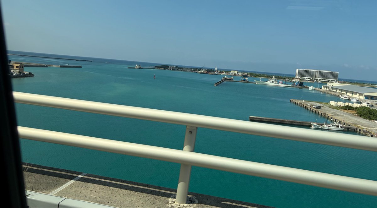 Naruse_Club_'s tweet photo. 海だぁ
明日ホテル内プールとビーチで泳ぐ🏖
その時改めて海の写真撮る📸🌊 https://t.co/fUSX80upid