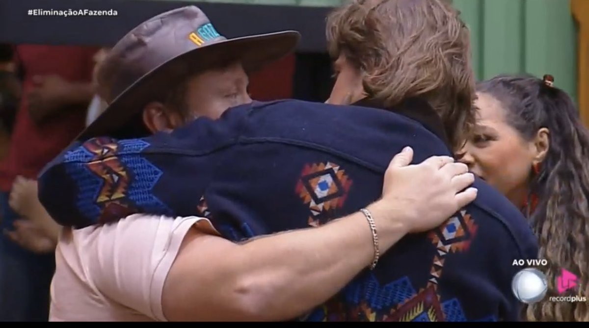 azinhacomenta's tweet photo. OS MAIORAISSSS! #EliminaçãoAFazenda https://t.co/Kt1ZtRbXYg
