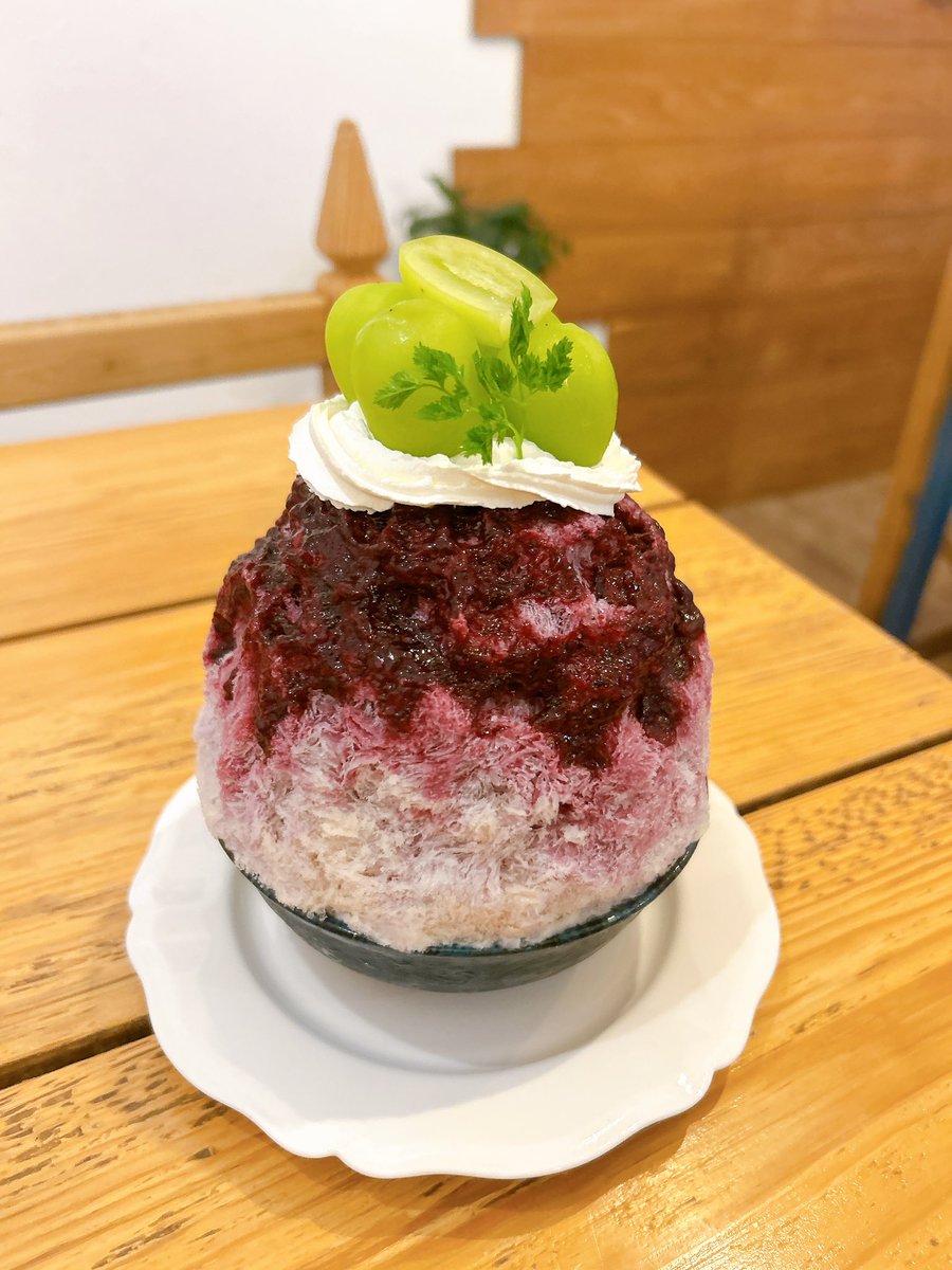 BlueApple2021's tweet photo. 10/2
15:00-21:00(L.o20:30)

今日も夜営業の日🌙
オススメは
バターナッツカボチャとブラウンマッシュルーム

不動の1番人気は 栗🌰 

トロトロ無花果も入荷してます！

 #かき氷 #足利市 #スイーツ https://t.co/8S0E6LyFKS
