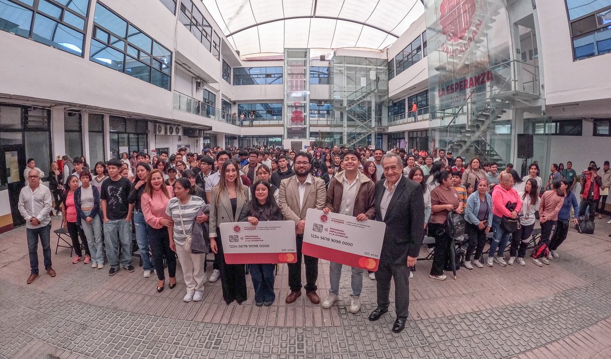 GobNau's tweet photo. El Gobierno de Ciudad #Naucalpan, encabezado por el Presidente Municipal Isaac Montoya, realizó la primera entrega del programa “Impulsando a la Juventud 2026”, beneficiando a 227 jóvenes que concluyeron su servicio social o prácticas profesionales en unidades administrativas del Ayuntamiento.

#AquiGobiernaLaEsperanza