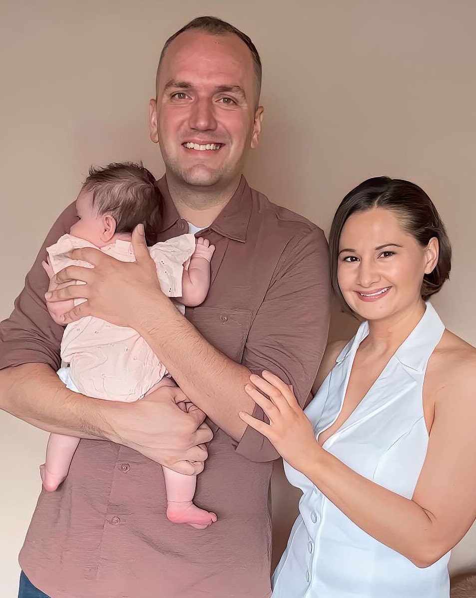 PopBase's tweet photo. Gypsy Rose Blanchard’s fiancé, Ken Urker, has died at the age of 33, TMZ reports. 

He was found unresponsive on his birthday. The couple welcomed their daughter in 2024. https://t.co/AfSHU3L4Jx