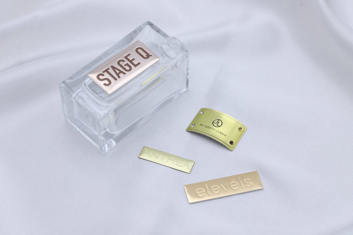 XMT_Packaging's tweet photo. Flat &amp; curved metal logo plates for fragrance bottles.
Perfect for luxury perfume brand decoration.
#CustomMetalLabel #PerfumePackaging #FragranceLabel #LuxuryBranding https://t.co/nwj6iaJziR