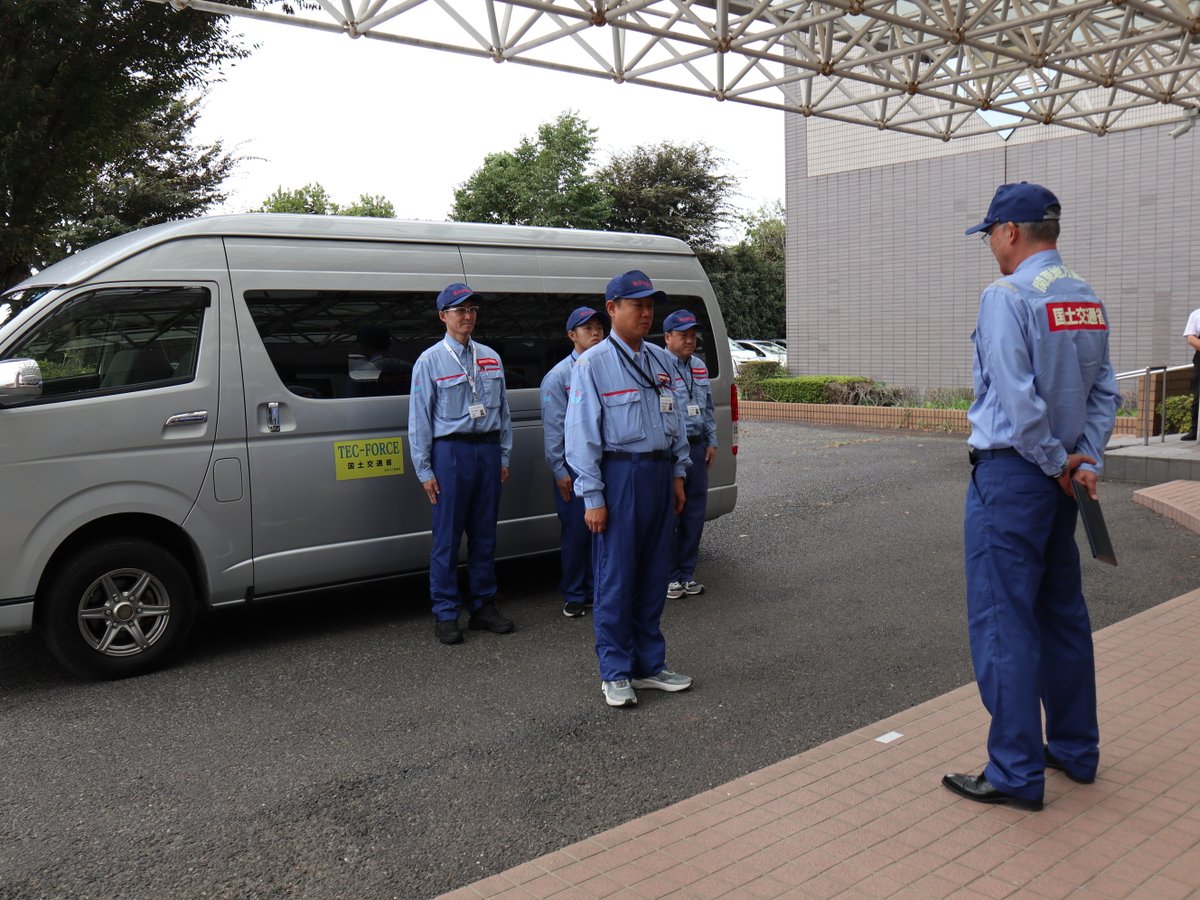 mlit_shimodate's tweet photo. 【風水害】#台風第25号 の接近に伴う体制(応援)
#下館河川事務所 応援対策支部は、応援対策本部の要請により、下記のとおり職員を派遣しました。

１．派遣期間
　　R8.10.2(金)から別途指示する日まで
２．派遣職員
　　被害状況調査班　4名
３．派遣先
　　印旛土木事務所
#TECｰFORCE https://t.co/RxuHbxK6pn
