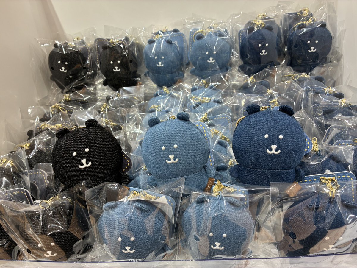 nagano_mkt_shop's tweet photo. ＼ 入荷のお知らせ① ／

#ナガノマーケットGINZA

新商品が本日から販売開始です🎉
ぜひお越しくださいませ✨

🔸デニムなくまマスコット(ブルー)
🔸デニムなくまマスコット(ライトブルー)
🔸デニムなくまマスコット(ブラック)

#ナガノマーケットGINZA入荷情報 https://t.co/ylPjPiQc6e