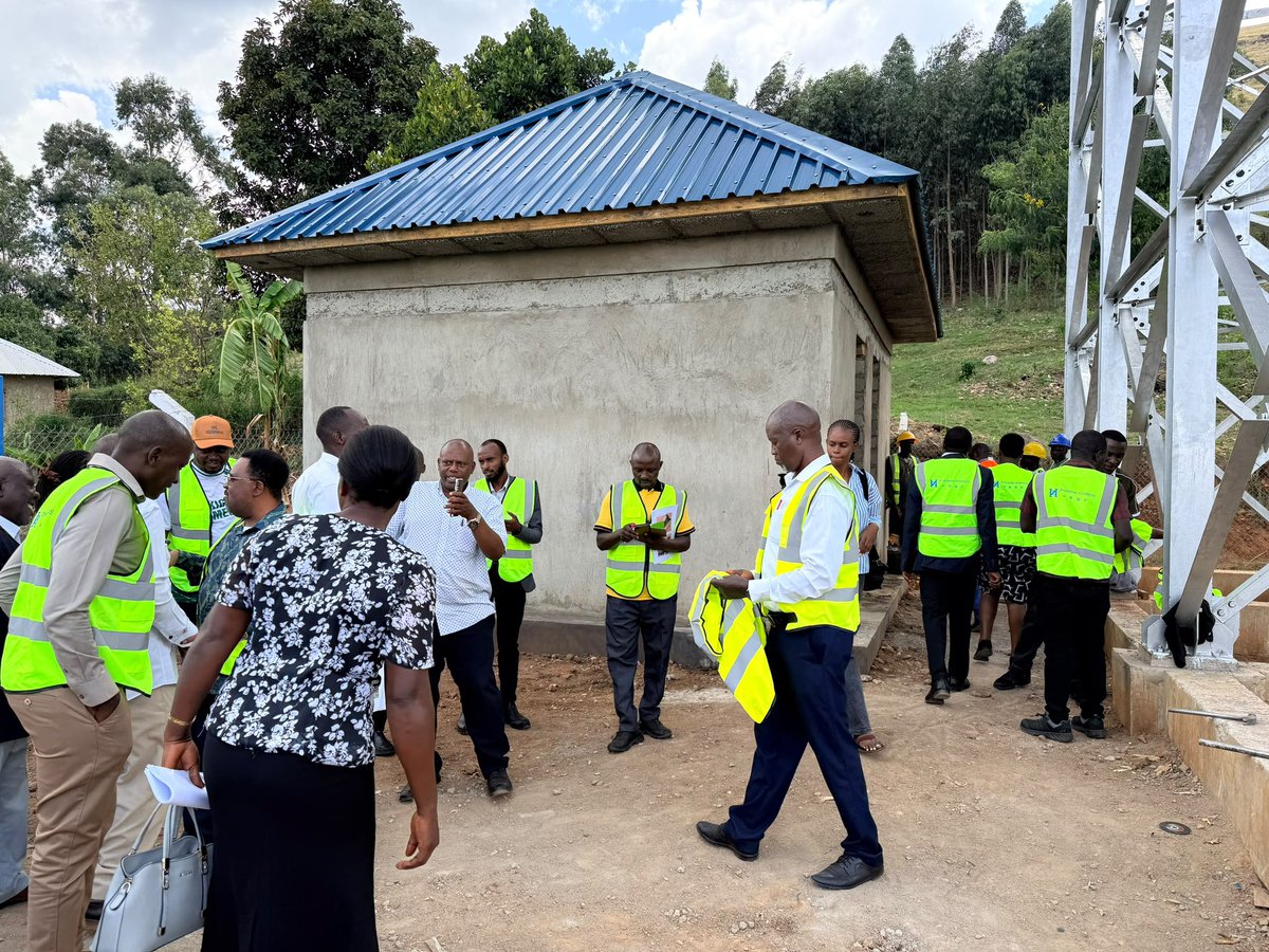 min_waterUg's tweet photo. #MWEworks: @min_waterUg through the Water and Sanitation Development Facility–South West held a site meeting to review progress of construction works for Rubaya Piped Water Supply and Sanitation System in Mbarara District. https://t.co/l2jdO1hgHb