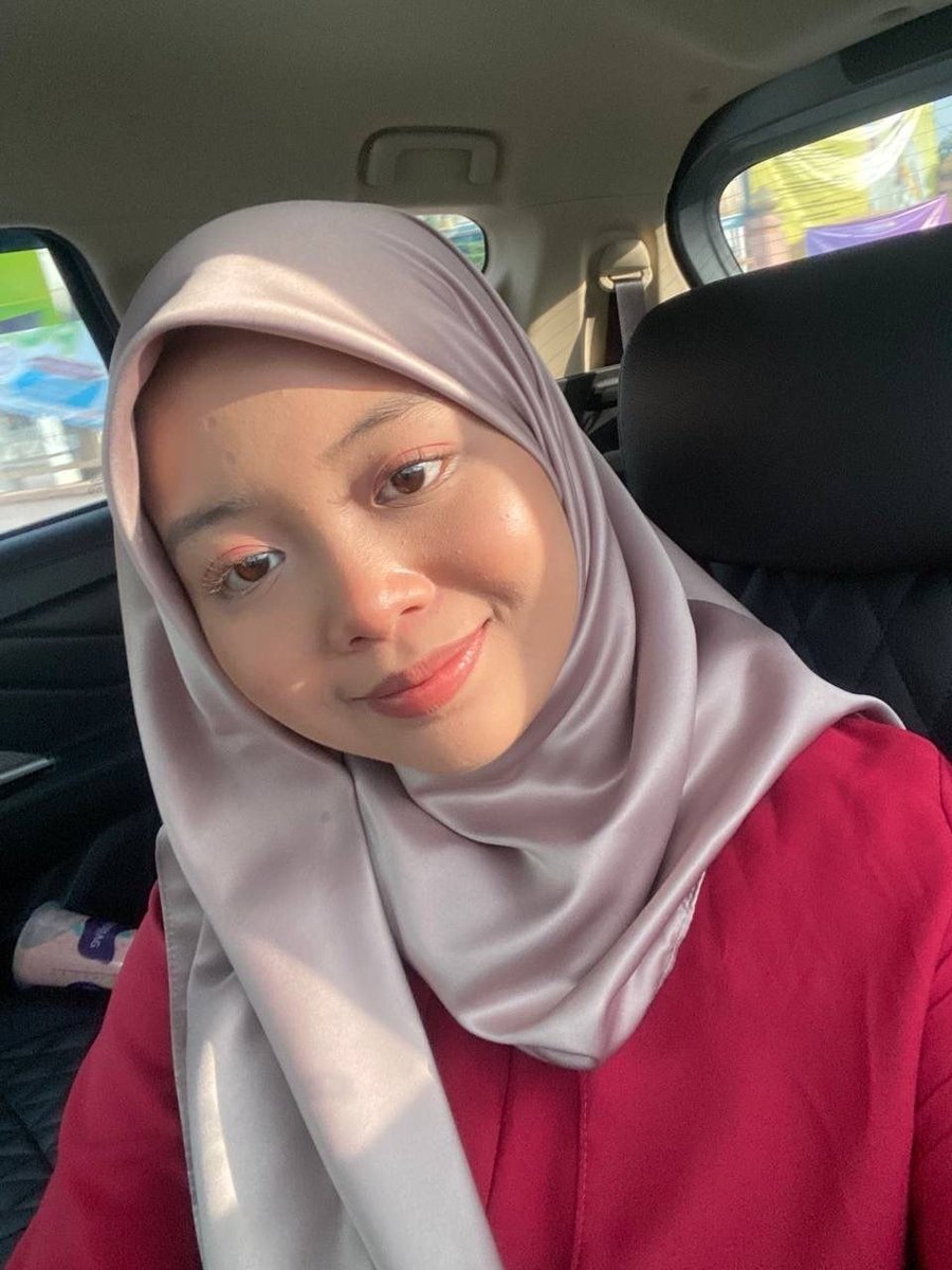 bahanpadu's tweet photo. awek comel kt tandas public , full collection join channel dm https://t.co/ntjQFhhKDx https://t.co/dPI9MiQ7n3