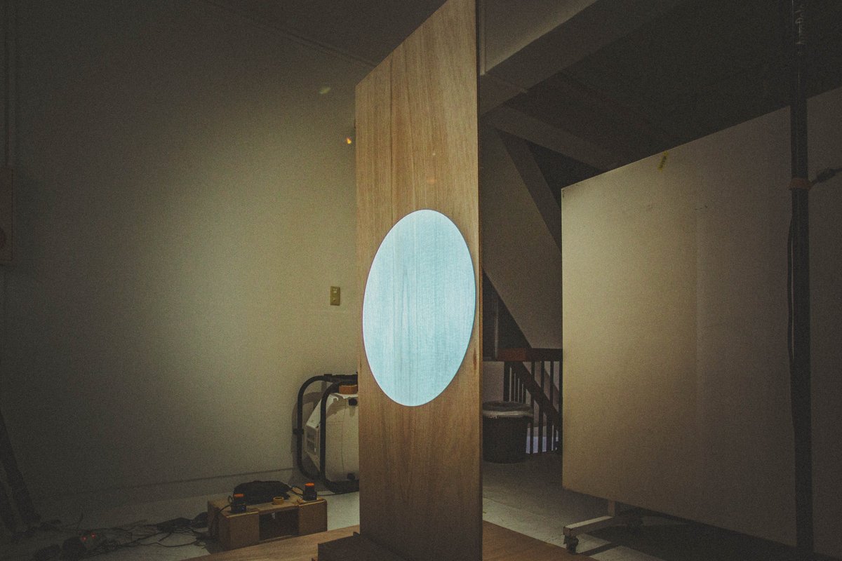 starryworks's tweet photo. 『光る音展』制作の様子
プロジェクターを使って実寸で投影。
本番を想定しながら、光の大きさや見え方を検証しています。
大阪開催まであと15日
東京開催まであと26日
#光る音展 #STARRYWORKS https://t.co/ePRZCwfagy