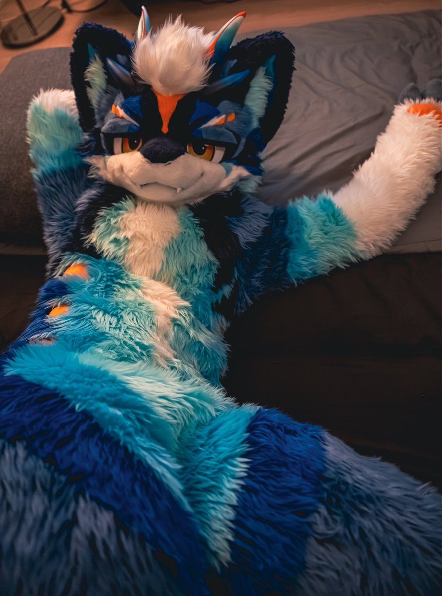 kelloggF7's tweet photo. #FursuitFriday
レックスくんと添い寝してくれる人～🙋‍♂️ https://t.co/qRgB1qNCjA