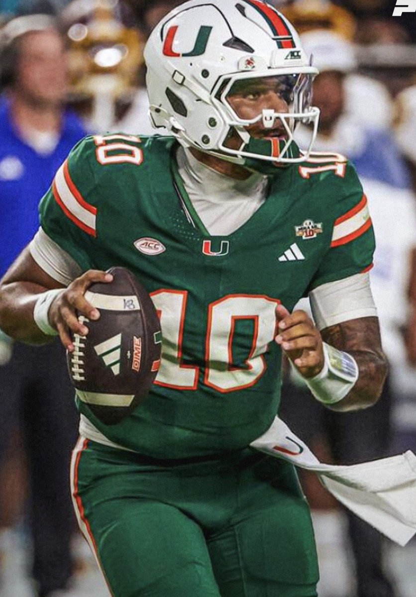 Miami_DaU's tweet photo. Shoutout to whoever implemented putting a patch of the βretiredβ player on jersey so that players can wear the once retired number.
#GoCanes #Trendsetters https://t.co/fbK4U3boUK