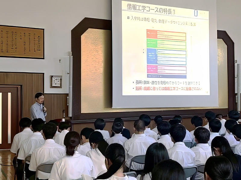 EdTech_for_Kids's tweet photo. 岡山大学が高1に理系の魅力を紹介、岡山学芸館高校で講演会 https://t.co/JfyjujJcGd https://t.co/Dp6hVQUqxz
