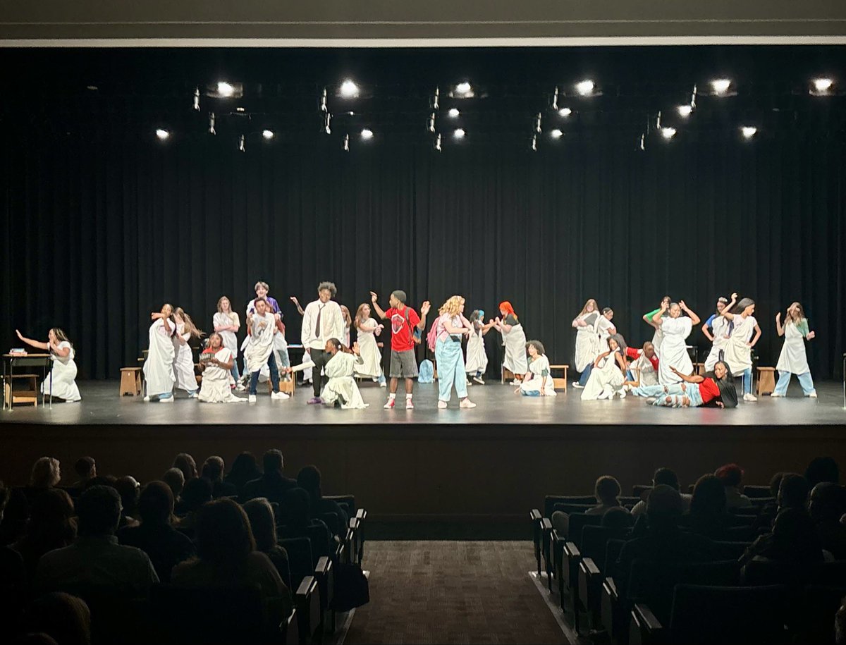 EHS_Eagles's tweet photo. Eagle Theatre presents the Fall One-Act Play “OLYMPIAGANZA” Friday, October 2nd, at 7PM in the EHS Auditorium!  Go EAGLES!!! https://t.co/ulJNbWiba0