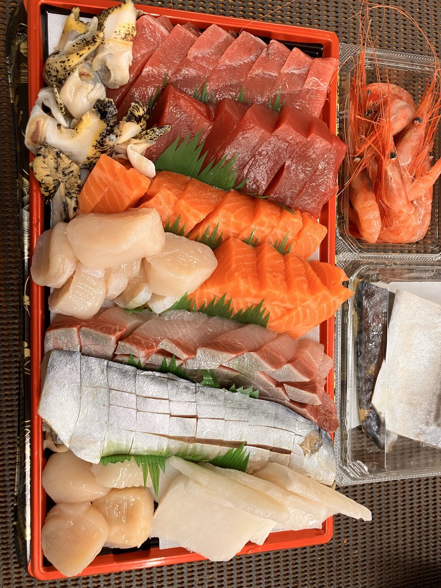 Osashimi0705's tweet photo. 特注盛（ヒラマサ・真イカ・南蛮海老・生帆立）
冠・婚・葬・祭　御誕生日　会合等々
来客様用　記念日等々　家族の集い
御予約承り致します
貴方だけの世界に一つだけの特注盛是非
（予約時素材お申し付け下さい）
インスタ・LINE・スレッズ・X・御来店・電話にて
御予約承り致します
生食牡蠣2k2000 https://t.co/AChTWX59j3