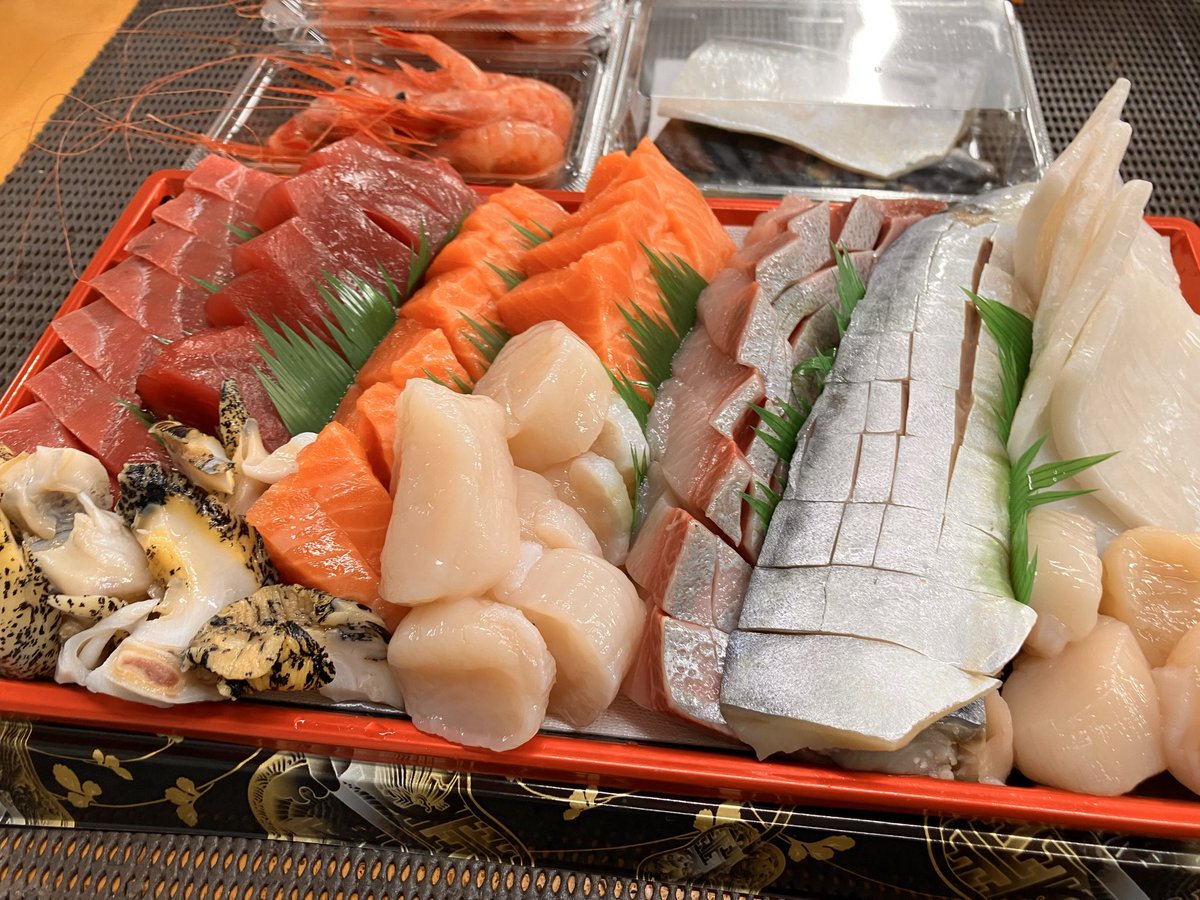 Osashimi0705's tweet photo. 特注盛（ヒラマサ・真イカ・南蛮海老・生帆立）
冠・婚・葬・祭　御誕生日　会合等々
来客様用　記念日等々　家族の集い
御予約承り致します
貴方だけの世界に一つだけの特注盛是非
（予約時素材お申し付け下さい）
インスタ・LINE・スレッズ・X・御来店・電話にて
御予約承り致します
生食牡蠣2k2000 https://t.co/AChTWX59j3
