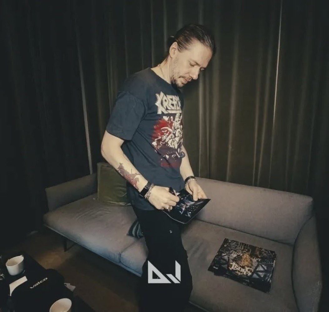 CopiasTaint's tweet photo. Man-bun Forge save me

Save me Man-bun Forge https://t.co/DHVyzEuzpv