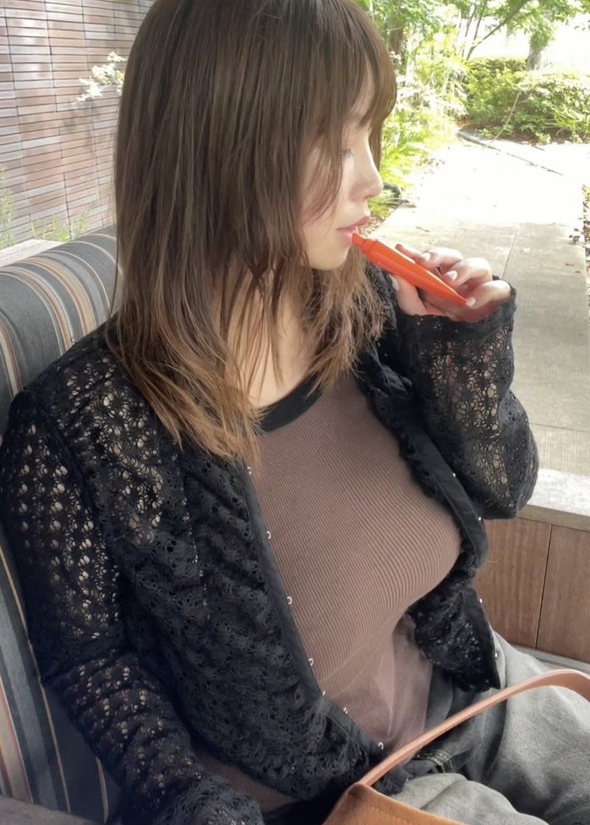 sachi__zu's tweet photo. リップって気付いたらbagに👜
何個も入ってない？笑 https://t.co/3zQfDDBwNu